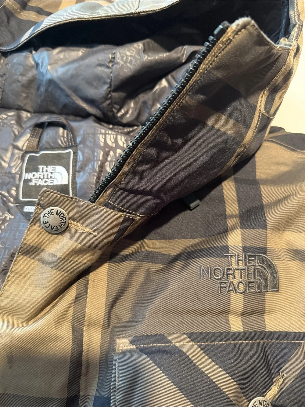 The North Face Klamath Men’s Hooded Jacket in Olive & Black